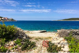 3649 30 rogoznica house first row 016