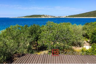 3649 30 rogoznica house first row 016