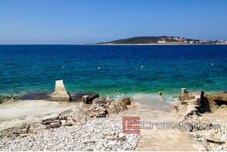 3649 30 rogoznica house first row 016