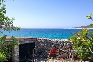 3649 30 rogoznica house first row 016