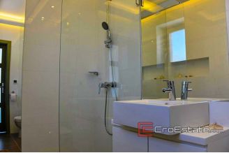 17 4971 30 Peljesac apartment for sale