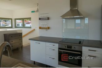16 4972 30 Peljesac house for sale
