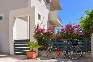 16 4972 30 Peljesac house for sale