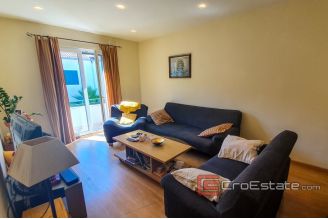 10 2018 139 Split apartment for sale