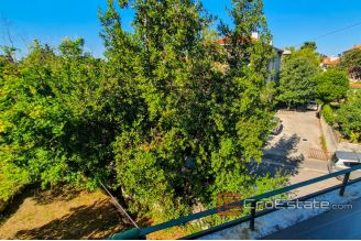10 2018 139 Split apartment for sale