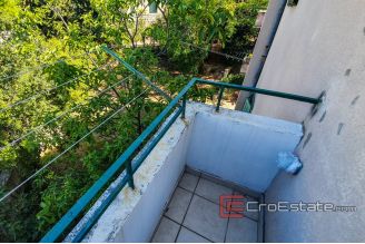 10 2018 139 Split apartment for sale