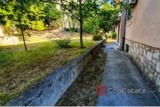 10 2018 139 Split apartment for sale