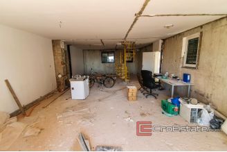 05 2018 140 Split apartment for sale