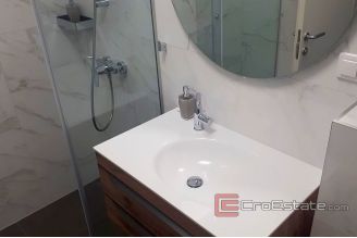 008 2025 01 split modern one bedroom apartment for sale