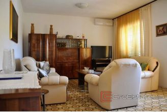 019 2021 220 near sibenik house by the sea for sale1