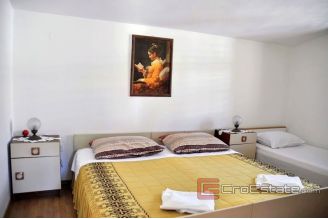 019 2021 220 near sibenik house by the sea for sale1
