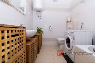 10 2026 07 Split apartment for sale