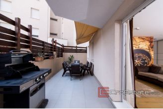 10 2026 07 Split apartment for sale