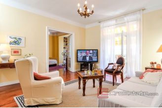 016 2019 108 split center renovated three bedrooms apartment for sale