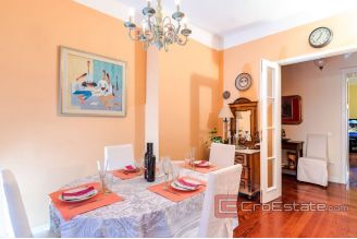 016 2019 108 split center renovated three bedrooms apartment for sale
