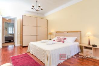 016 2019 108 split center renovated three bedrooms apartment for sale