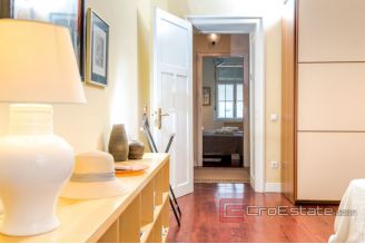 016 2019 108 split center renovated three bedrooms apartment for sale