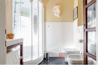 016 2019 108 split center renovated three bedrooms apartment for sale