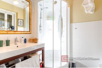 016 2019 108 split center renovated three bedrooms apartment for sale