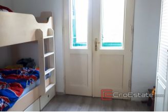 09 2025 06 Split apartment for sale