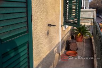 09 2025 06 Split apartment for sale