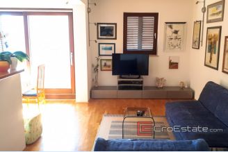 01 2025 08 Split apartment for sale