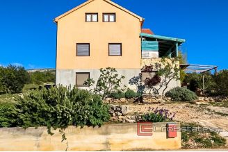 09 4953 30 Zadar area house sea view for sale