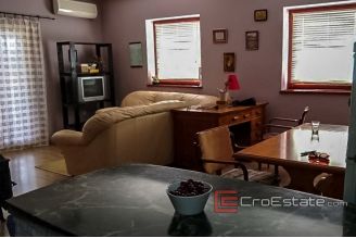 09 4953 30 Zadar area house sea view for sale