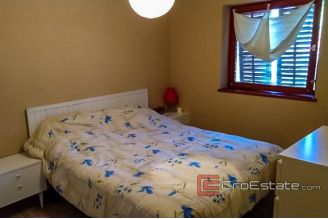 09 4953 30 Zadar area house sea view for sale