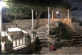 007 2021 240 island brac apartment house for sale