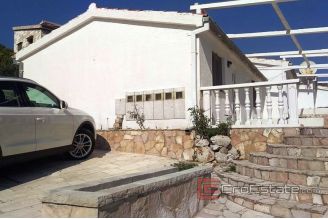 007 2021 240 island brac apartment house for sale