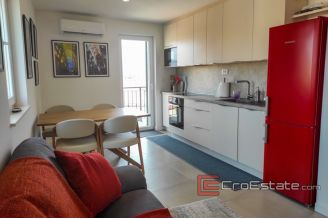 12 2024 87 Split apartment for sale