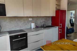 12 2024 87 Split apartment for sale