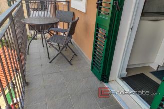 12 2024 87 Split apartment for sale