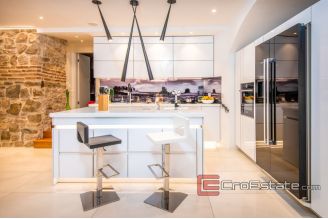 10 2026 49 Split apartment for sale