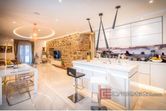 10 2026 49 Split apartment for sale