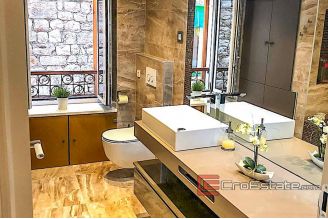 10 2026 49 Split apartment for sale