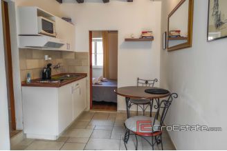13 2024 82 Split house for sale