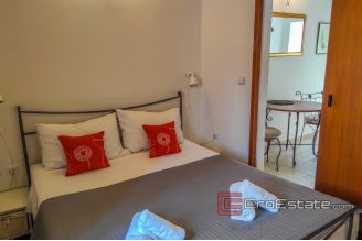 13 2024 82 Split house for sale