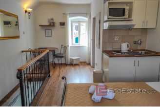 13 2024 82 Split house for sale