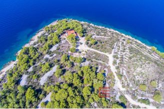 20 2025 33 Small island villa seafront for sale