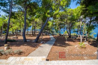 20 2025 33 Small island villa seafront for sale