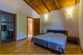 20 2025 33 Small island villa seafront for sale