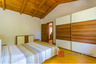 20 2025 33 Small island villa seafront for sale