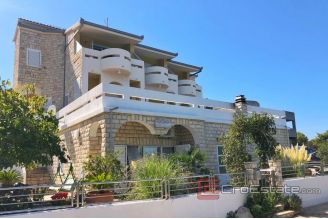 020 2022 221 near Rogoznica apartment house by the sea for sale