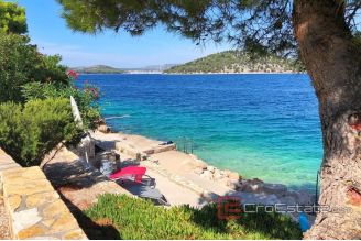 020 2022 221 near Rogoznica apartment house by the sea for sale