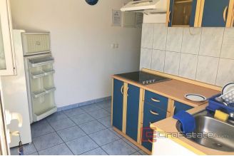 020 2022 221 near Rogoznica apartment house by the sea for sale