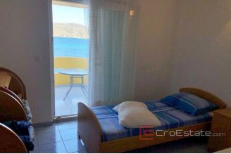 020 2022 221 near Rogoznica apartment house by the sea for sale