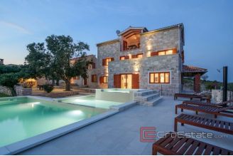 020 2021 236 near zadar luxury stone villa for sale