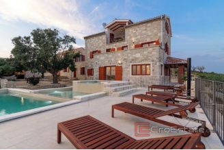 020 2021 236 near zadar luxury stone villa for sale